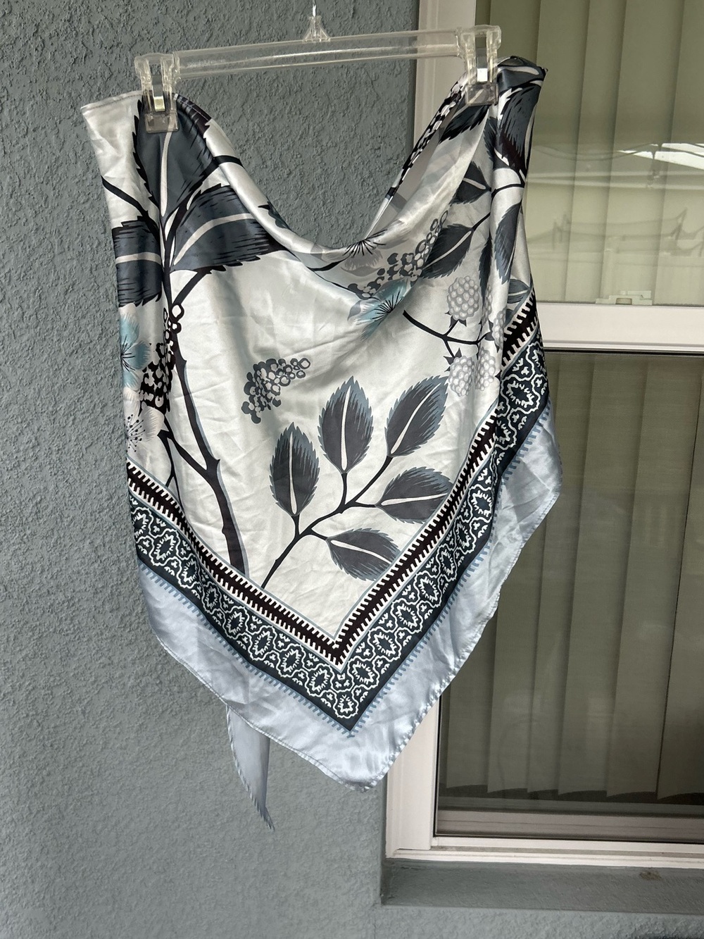 SHEIN Tie Back Scarf Top Size 4X Fits Like 3X Open Back Summer Festival